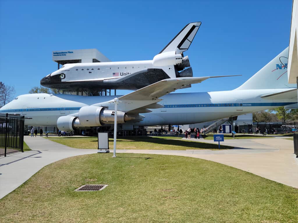 Home 18 Space Center Houston